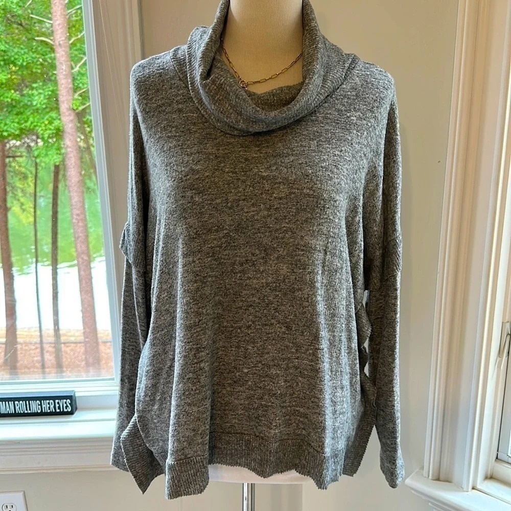 Anthropologie Soft & Cozy Top, Size Small, Like New